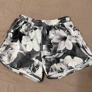 Old Navy Active Girls XL Shorts